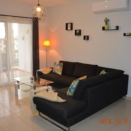 Luxury Apartment Paphos Exteriör bild