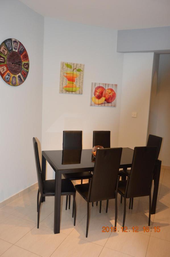 Luxury Apartment Paphos Exteriör bild