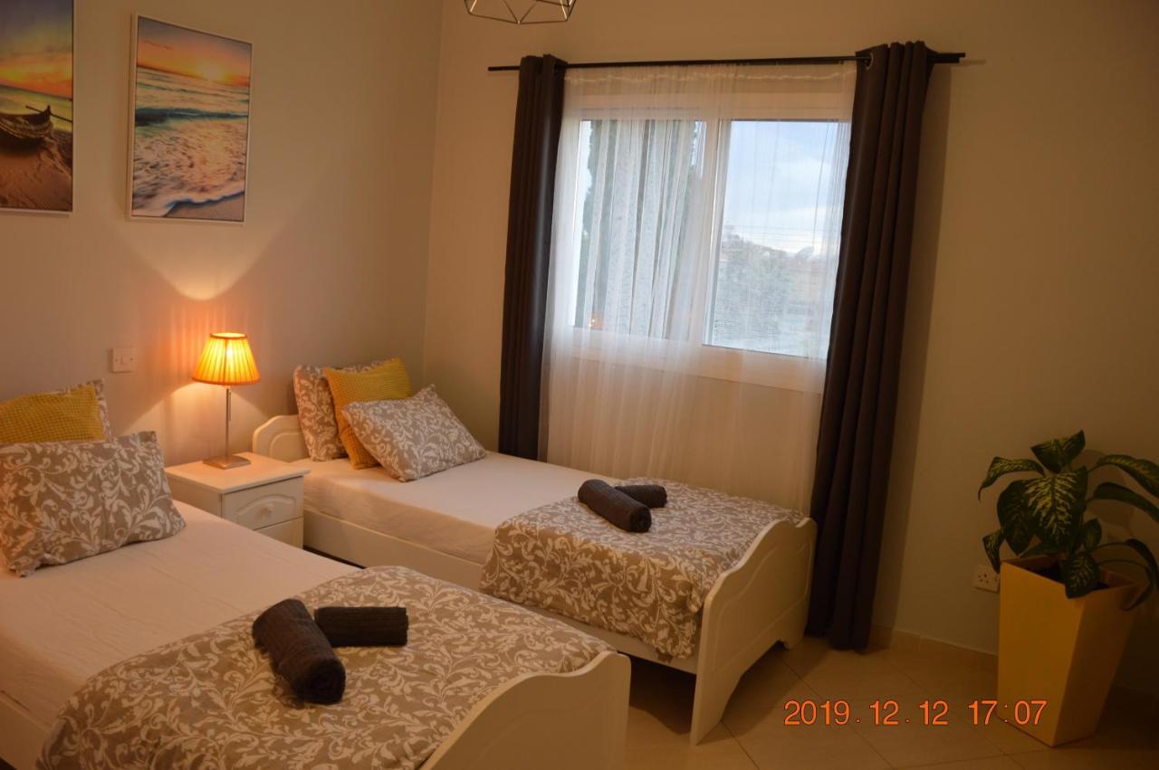 Luxury Apartment Paphos Exteriör bild
